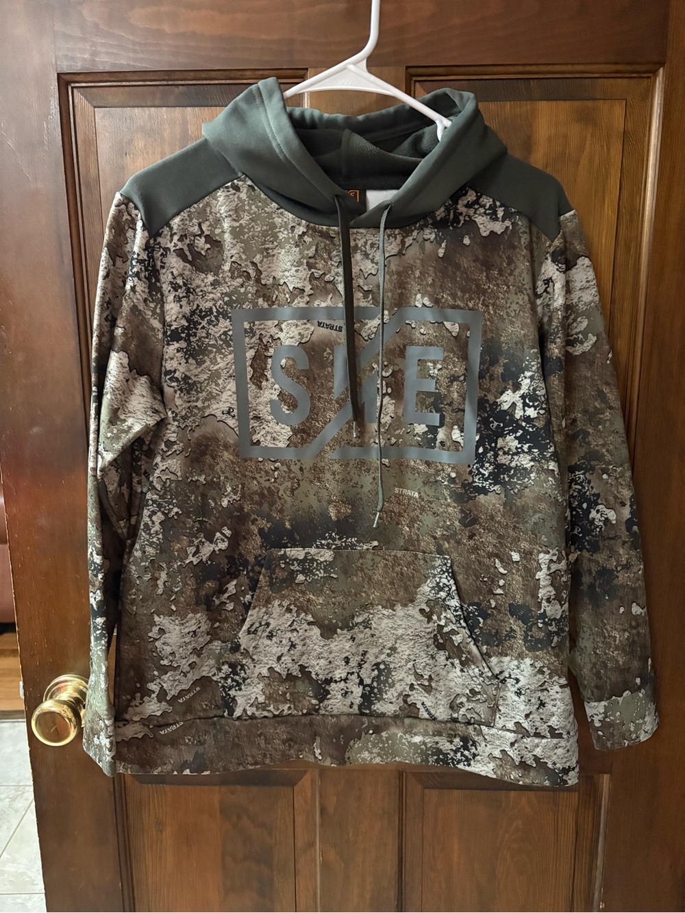 SHE Outdoors Strata Hoodie